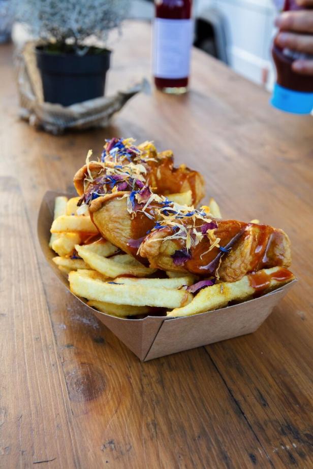 Pommes, Burger, Currywurst: Foodtruck in der Tabakfabrik in Linz