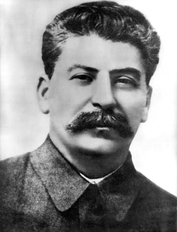 Portrait of Soviet marshal Stalin Portrait of Soviet marshal Josef Stalin 1879 1953 World War II P Als in Österreich noch der Zweite Weltkrieg tobte