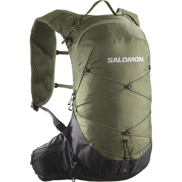 Ein olivgrüner Salomon XT 15 Rucksack mit schwarzen Akzenten.