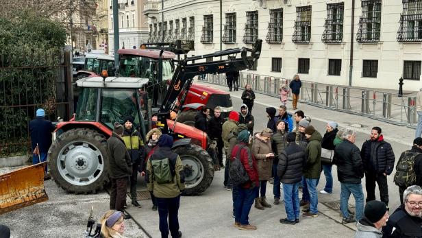 Nur 11 Traktoren: Der blaue Bauernaufstand blieb aus