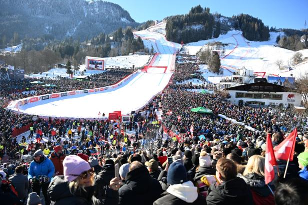 Ski-Spektakel in Kitzbühel: Wo Rosi jodelt und Schwarzenegger zuzelt