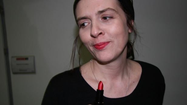 Roter Lippenstift im KURIER.at-Test