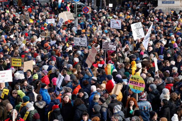 1,4 Millionen protestieren in deutschen Städten gegen Rechts: AfD wittert Verschwörung