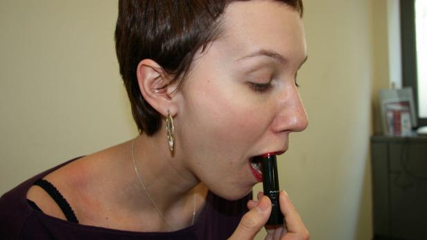 Roter Lippenstift im KURIER.at-Test