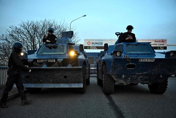 15.000 Polizisten sollen Blockade von Paris durch Bauern verhindern