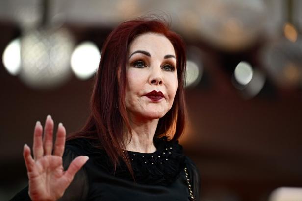 Opernball: Priscilla Presley will fix mit Lugner tanzen