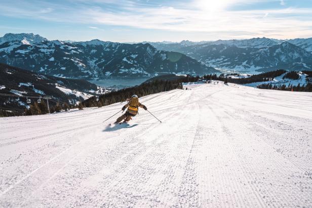 Skifahrer auf der Piste, Schmittenhöhe, Zell am See, Sonnenaufgang, Schnee