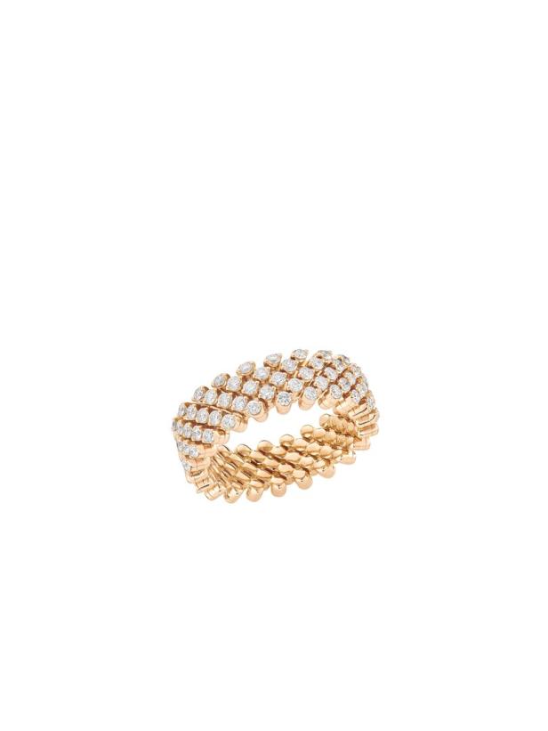 Ein goldener Ring, besetzt mit mehreren Reihen von Diamanten.