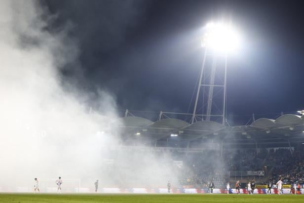 ÖFB-Cup: Sturm mit Durchblick gegen die Austria, benebelte Fans
