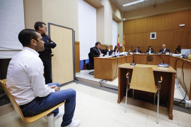 Trial against Dani Alves for alleged sexual assault begins in Barcelona