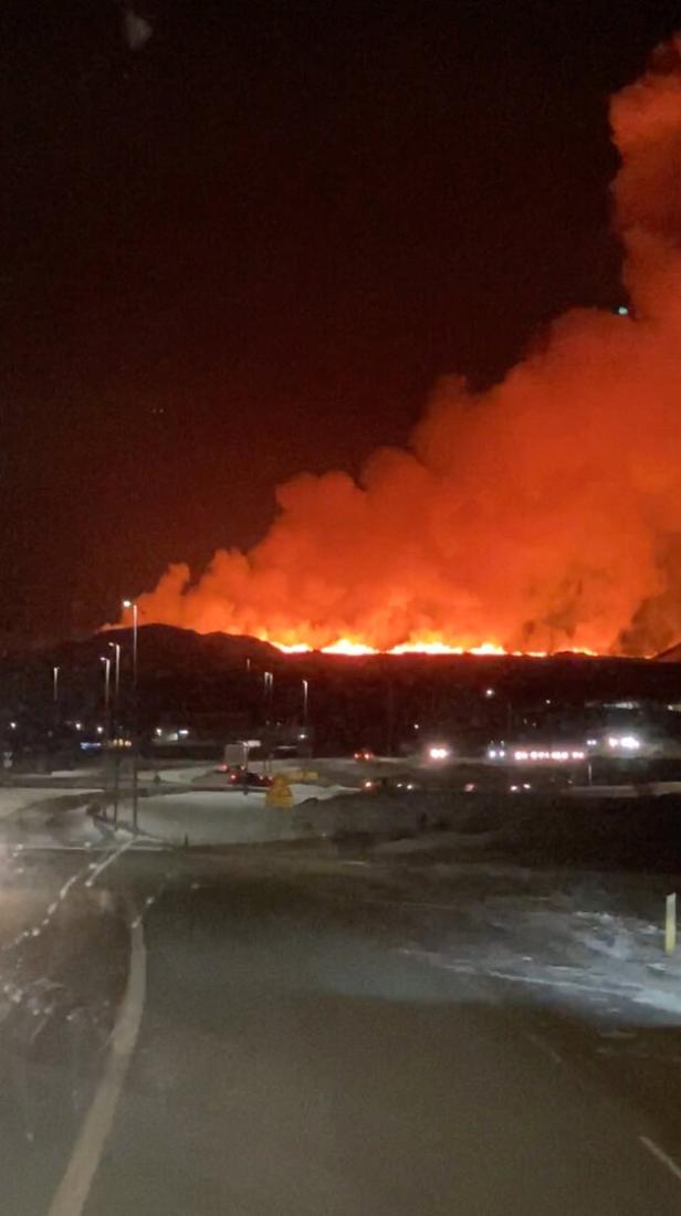 Erneut Vulkanausbruch: 80 Meter hohe Lavafontänen in Island