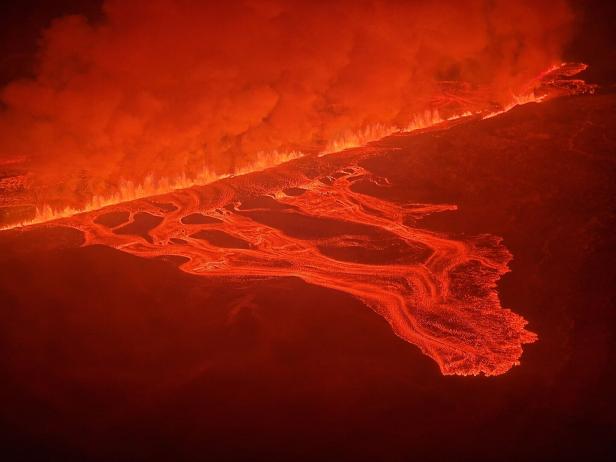 Erneut Vulkanausbruch: 80 Meter hohe Lavafontänen in Island