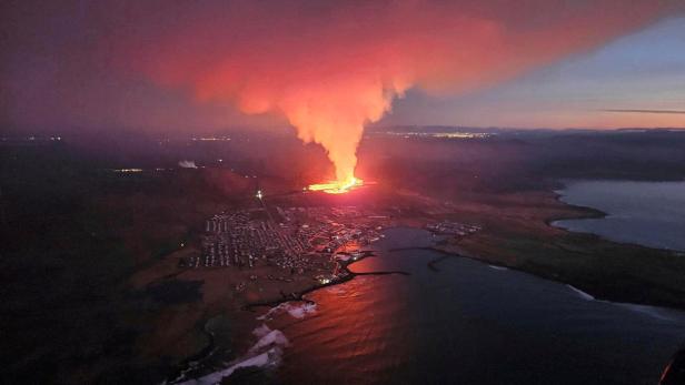 Erneut Vulkanausbruch: 80 Meter hohe Lavafontänen in Island