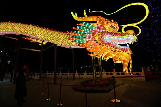 Erwache, Drache! Chinesisches Neujahr löst historische Reisewelle aus