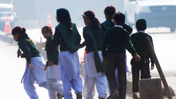 Taliban überfallen Schule: Viele Tote