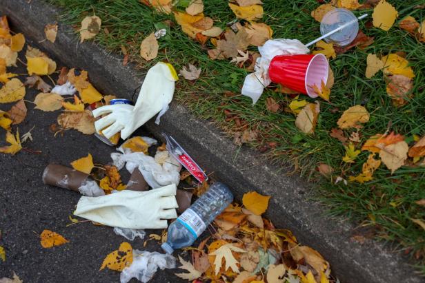 Von Zigarettenstummeln bis Plastiksackerl: Wie Littering die Umwelt belastet