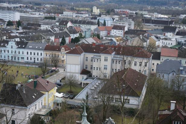 Schule aus der Kaiserzeit: Umbau oder Neubau stehen zur Debatte