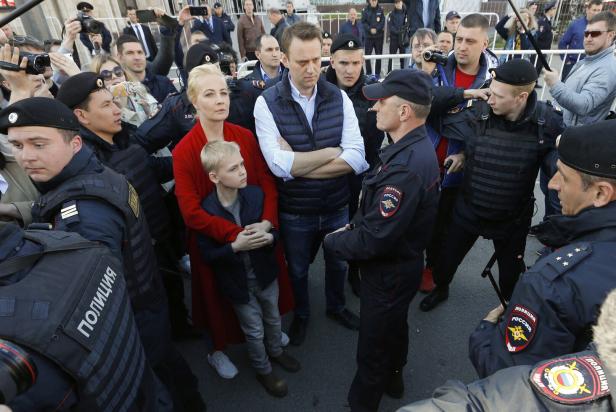"Mord" an Nawalny: Frau fordert Bestrafung Putins, Kreml sieht "überdrehte" Reaktionen