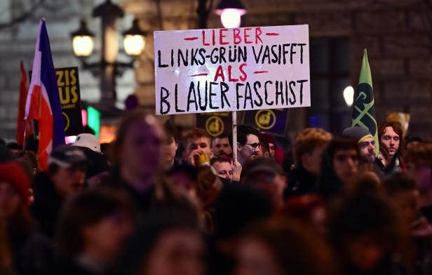 Radau nach Akademikerball-Demo, Lugner tanzte mit Hofer an