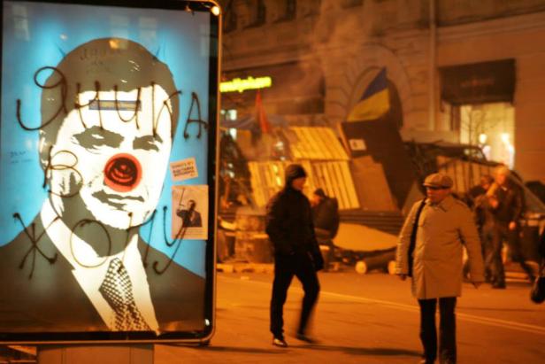 Ukraine: Barrikaden teilen das Land