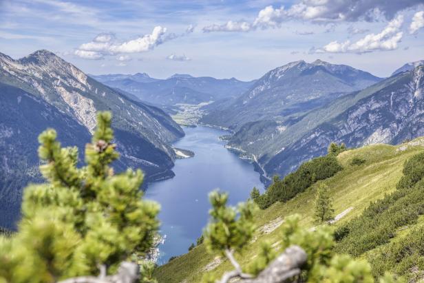 Achensee: Wandern und Radeln rund um den größten See Tirols