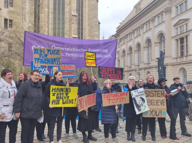 Minutenlange Schreie bei Demo gegen Femizide in Wien