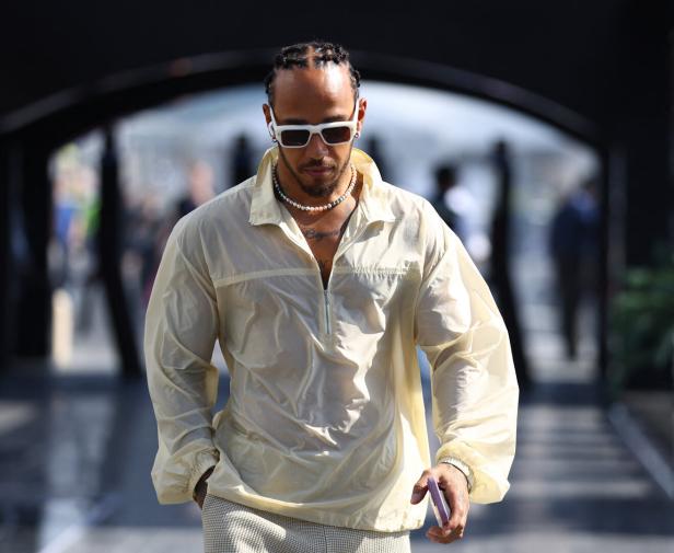 Lewis Hamilton im Fahrerlager von Saudi-Arabien