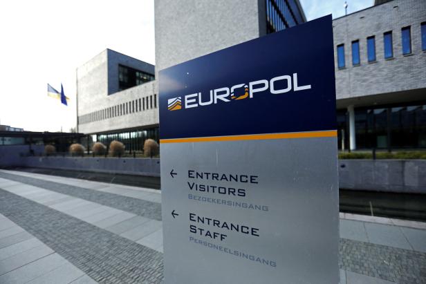 Sicherheitsleck bei Europol: Geheime Polizeiakten lagen mitten auf Straße