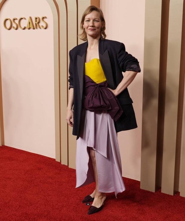 Die Schauspielerin Greta Gerwig auf dem roten Teppich der Oscars.