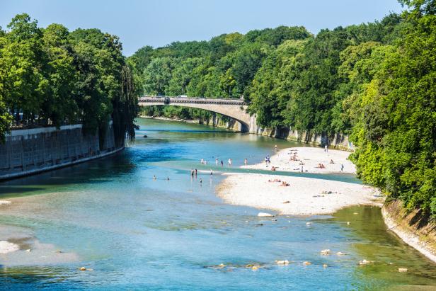 Badefreuden an der Isar.