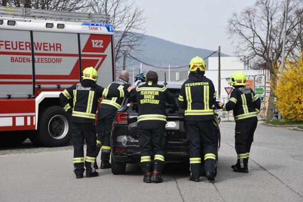 NÖ: Autos stürzten in Baden aus Krankenhaus-Parkdeck