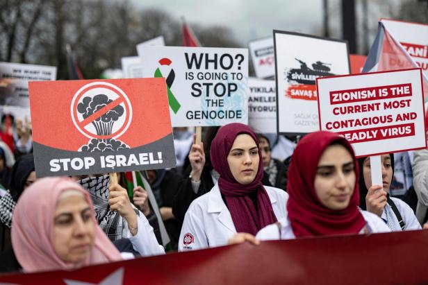 Eine pro-palästinensische Demo in Istanbul am 17. Februar 2024.