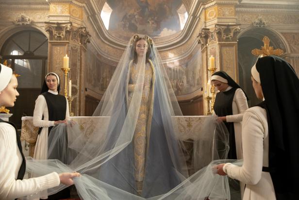 Filmkritik zu "Immaculate": Sidney Sweeney als schwangere Nonne