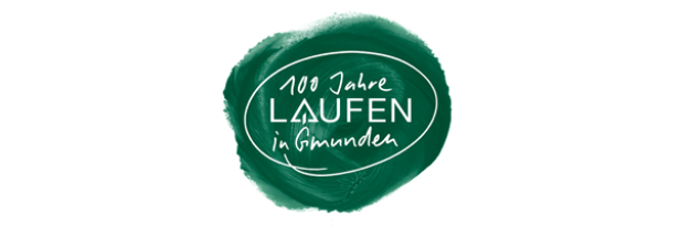 Logo für „100 Jahre Laufen in Gmunden“ auf einem grünen Farbfleck.