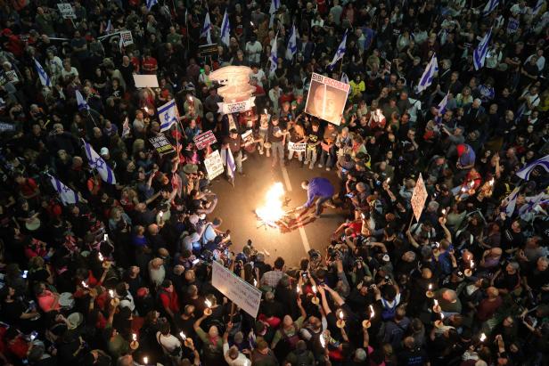 Anti government protests in Israel calling for release of hostages in Gaza