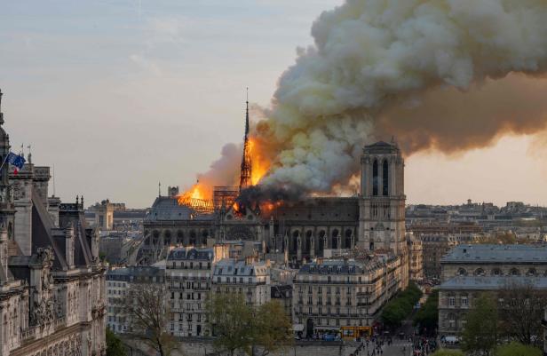 Der Brand am 15. April 2019: Notre-Dame in Flammen, die Kathedrale brannte fast die ganze Nacht.