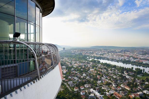 Bis zu 80 km Fernsicht bietet der Donauturm bei Schönwetter 