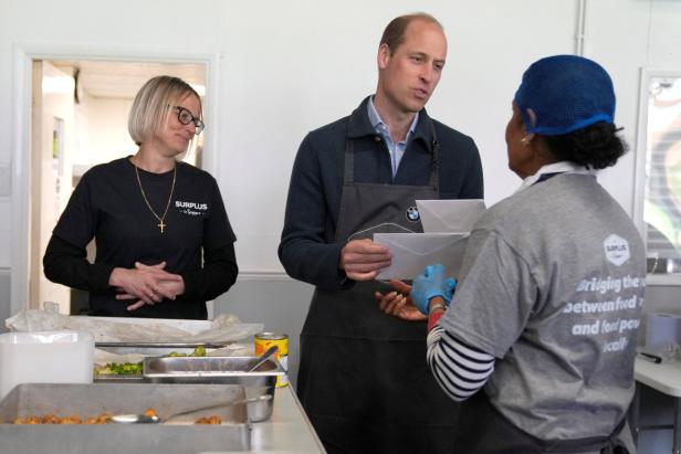Fotos: Prinz William ist nach Kates Krebs-Diagnose zurück