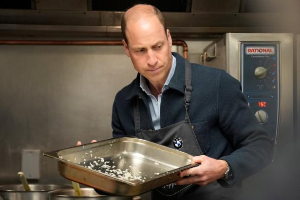 Fotos: Prinz William ist nach Kates Krebs-Diagnose zurück