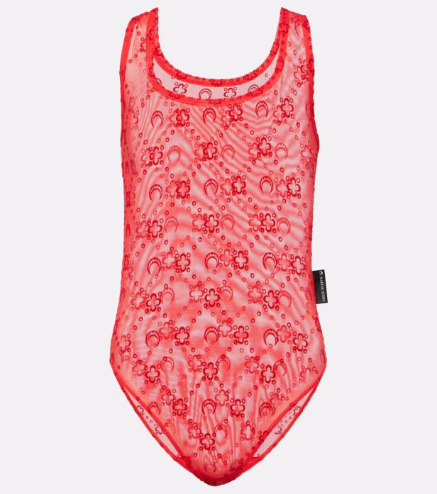 Ein roter, durchsichtiger Body mit einem Muster aus Halbmonden und Blumen.