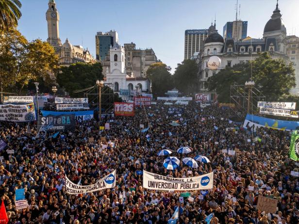 Massenproteste: Was Südamerikas Studenten auf die Straße treibt