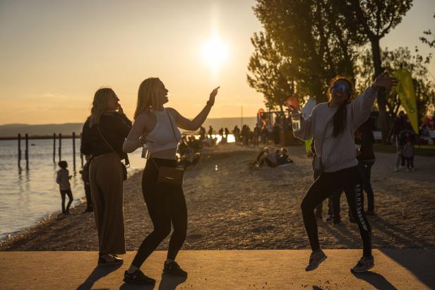 See Opening: Am Neusiedler See Richtung Sommer surfen