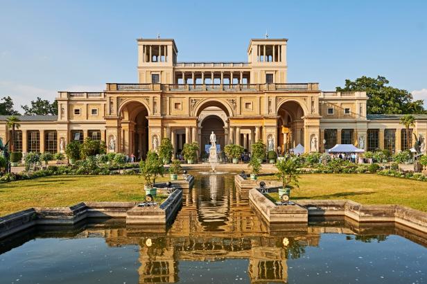 Potsdam: Orangerieschloss im Park Sanssouci.