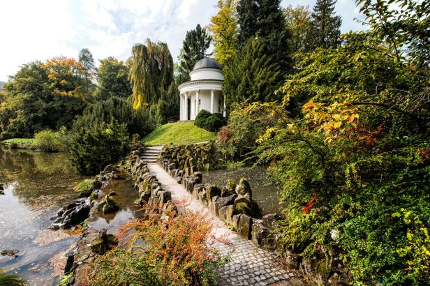 Kassel: Pavillon im Bergpark Wilhelmshöhe.