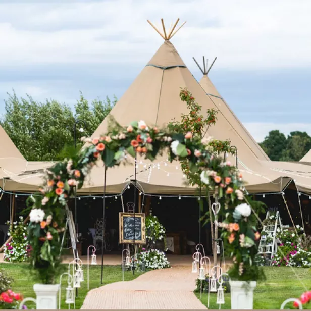 Heiraten im Tipi