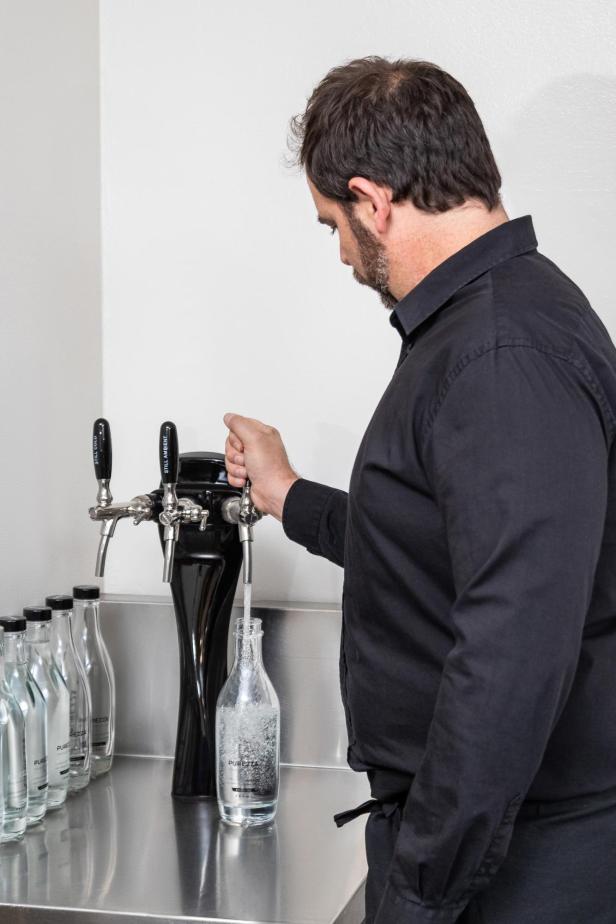 Fünf Euro für Leitungswasser: Wasserspender-Firma will Gastronomie erobern