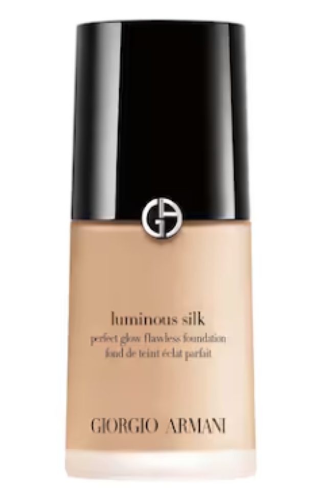 Eine Flasche „Luminous Silk“ Foundation von Giorgio Armani.