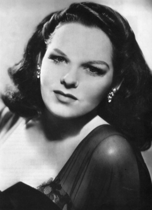 Ein Schwarz-Weiß-Porträt der Schauspielerin Jane Russell.