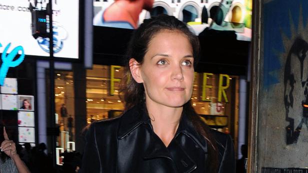 Katie Holmes in New York bei Nacht.