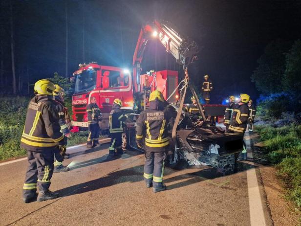 Pkw mit vier Jugendlichen krachte in NÖ in anderen Wagen: Drei Verletzte